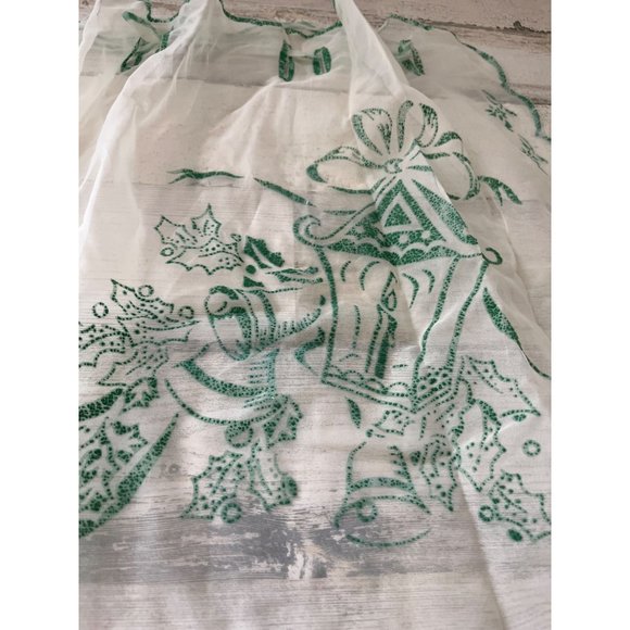 Very sheer cream and green holiday apron - Picture 5 of 5